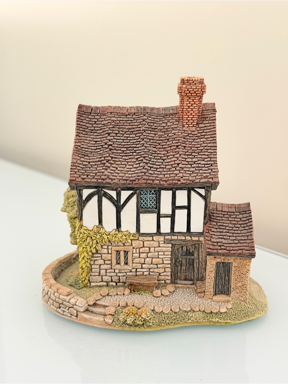 ✨ Vintage Lilliput Lane "Ostlers Keep" English Cottage Figurine Signed '91 ✨